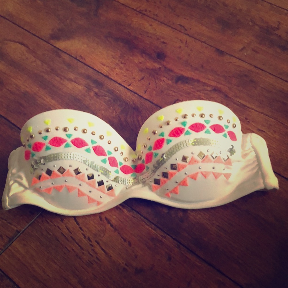 Great tribal print bandeau bikini top